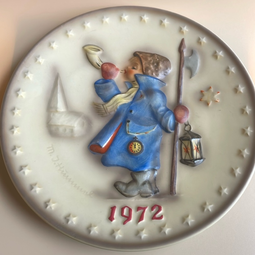 M.J. Hummel - Vintage - Annual Plate 1972